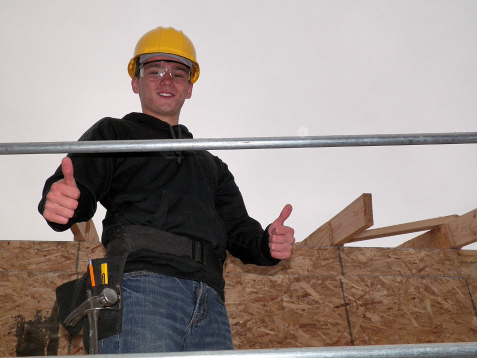 Building Construction student gives two thumbs up