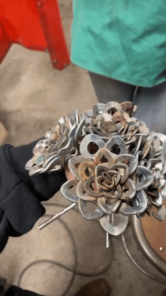 Displaying metal flowers made by the Welding program